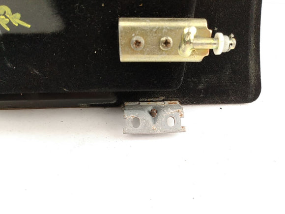 Land Rover 4.0SE Passenger Glove Box **AS-IS**