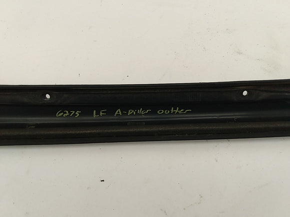 Land Rover 4.0SE Front Left Exterior A-Pillar Moulding