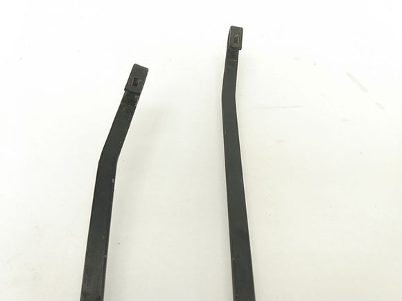 Land Rover 4.0SE Front Wiper Arm Set