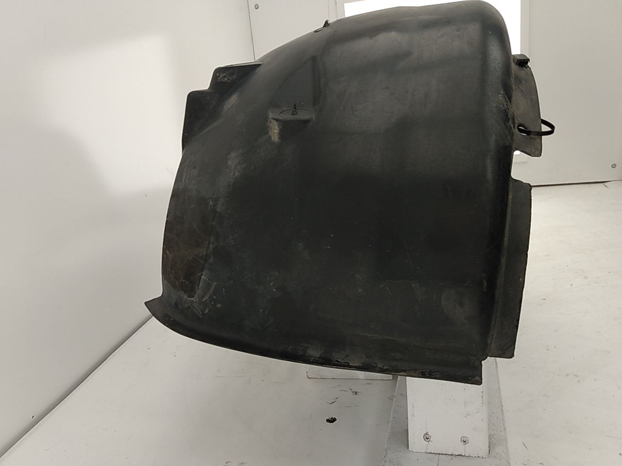 Land Rover 4.0SE Front Left Fender Liner - 0