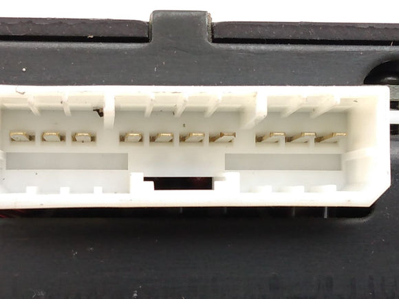 Land Rover 4.0SE Rear Right Door Speaker Amplifier