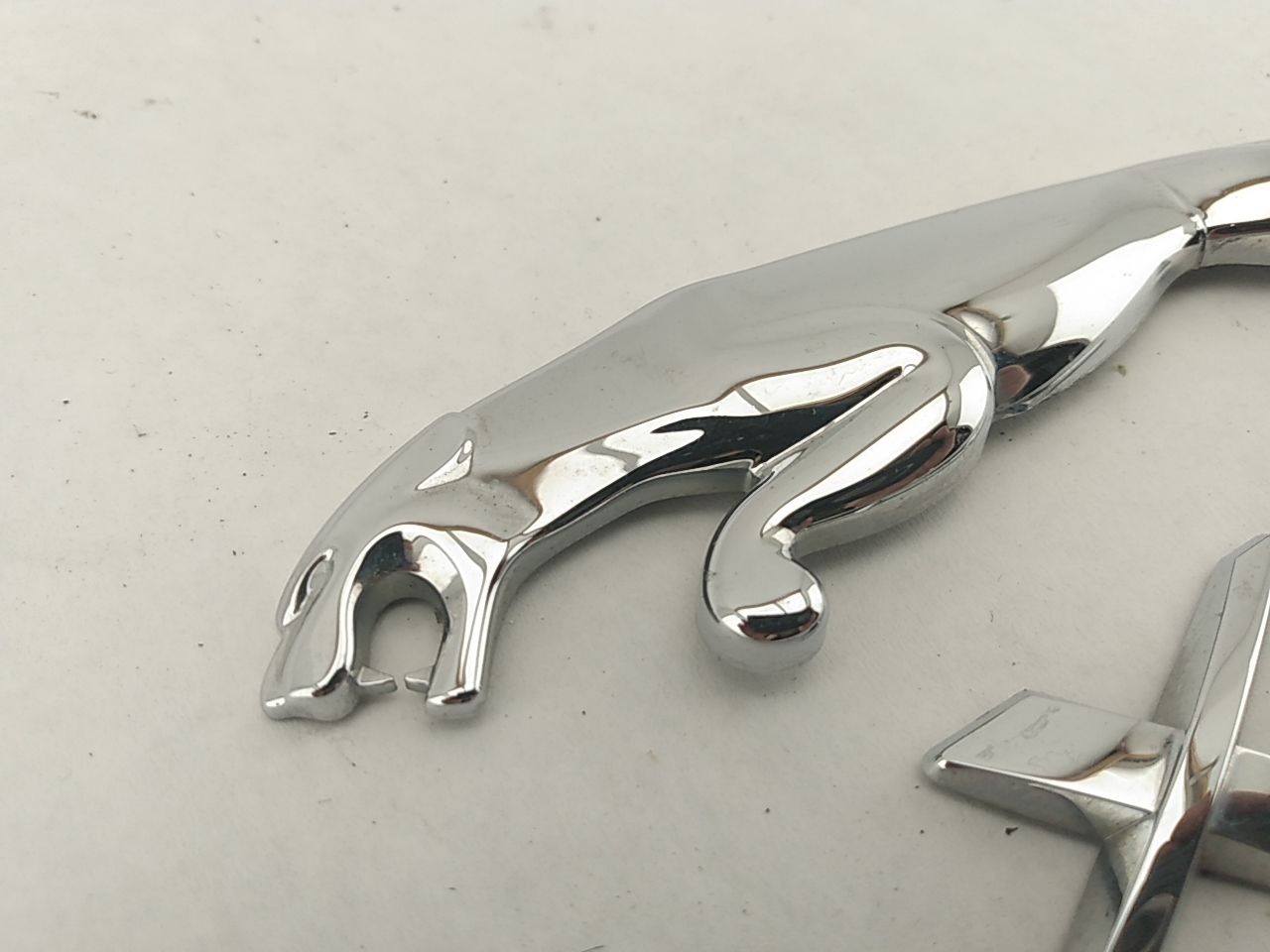 Jaguar XF Deck Lid Lettering and Badge - 0