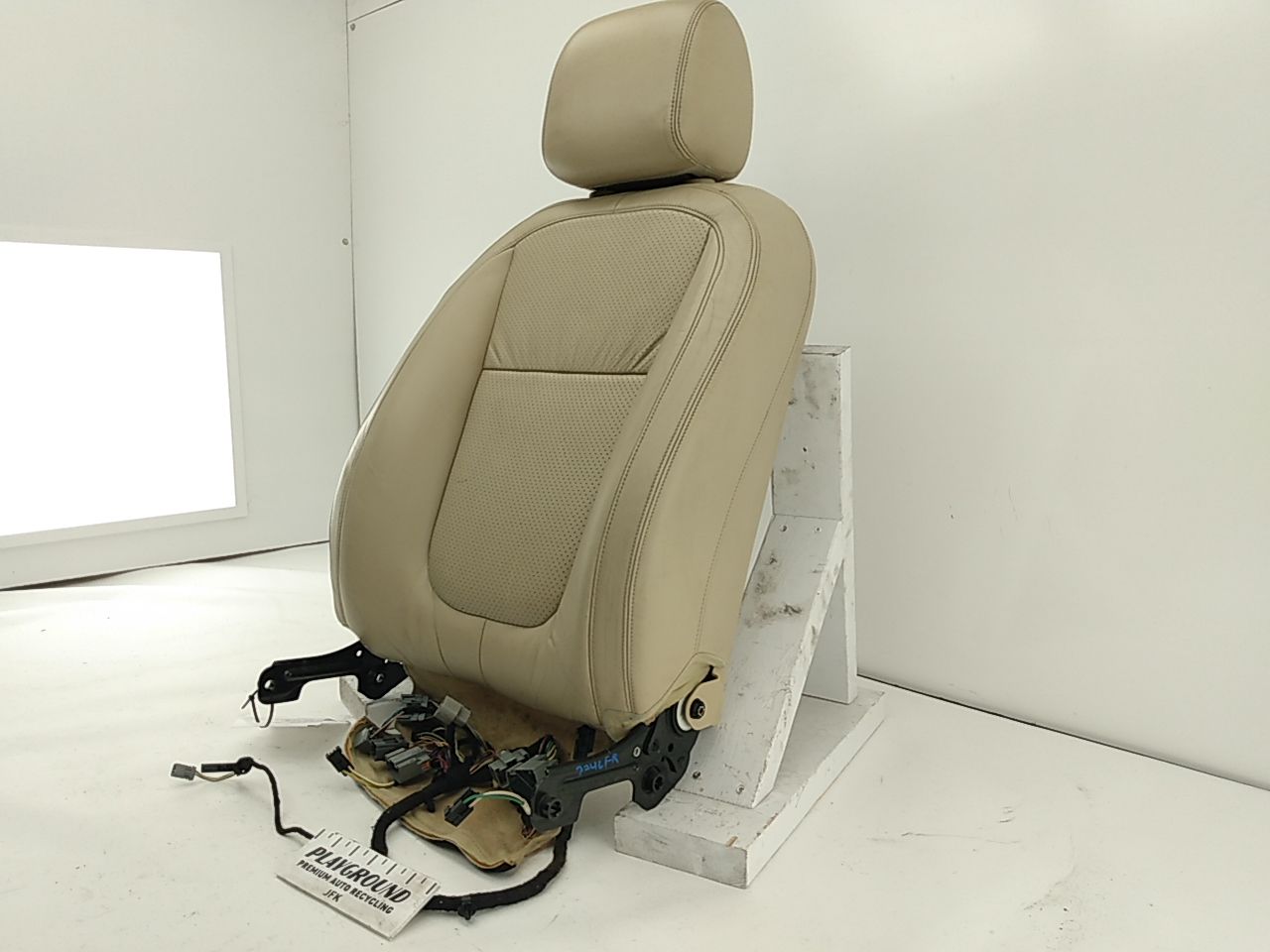 Jaguar XF Right Front Seat Top Section