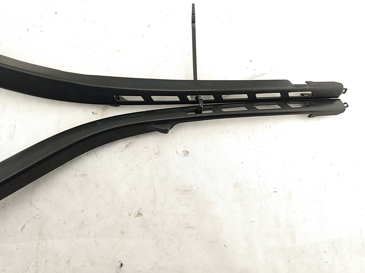 Jaguar XF Front Wiper Arm Set