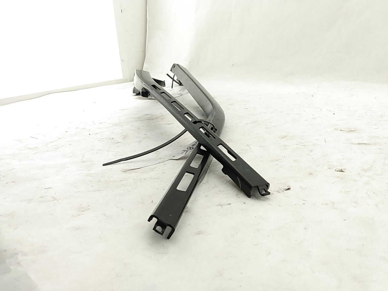 Jaguar XF Front Wiper Arm Set