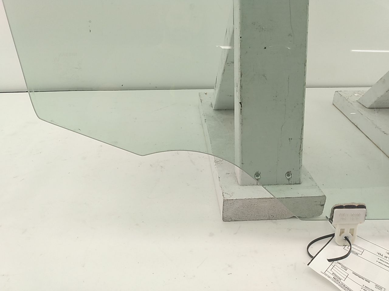 Nissan Leaf Front Right Door Glass