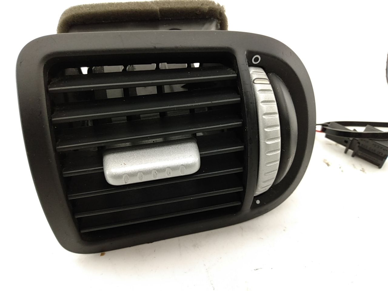 Porsche Cayenne Front Right Dash Vent - 0