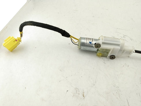 Porsche Cayenne Front Right Seat Belt Height Adjuster