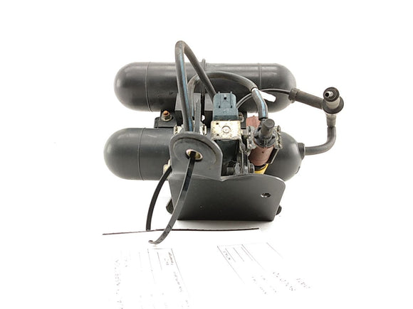 Jaguar XK8 Vacuum Switching Valve & Tank Assembly