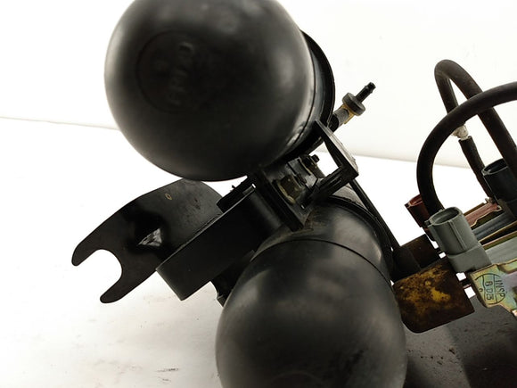 Jaguar XK8 Vacuum Switching Valve & Tank Assembly