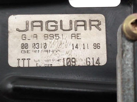 Jaguar XK8 Front Wiper Motor & Transmission