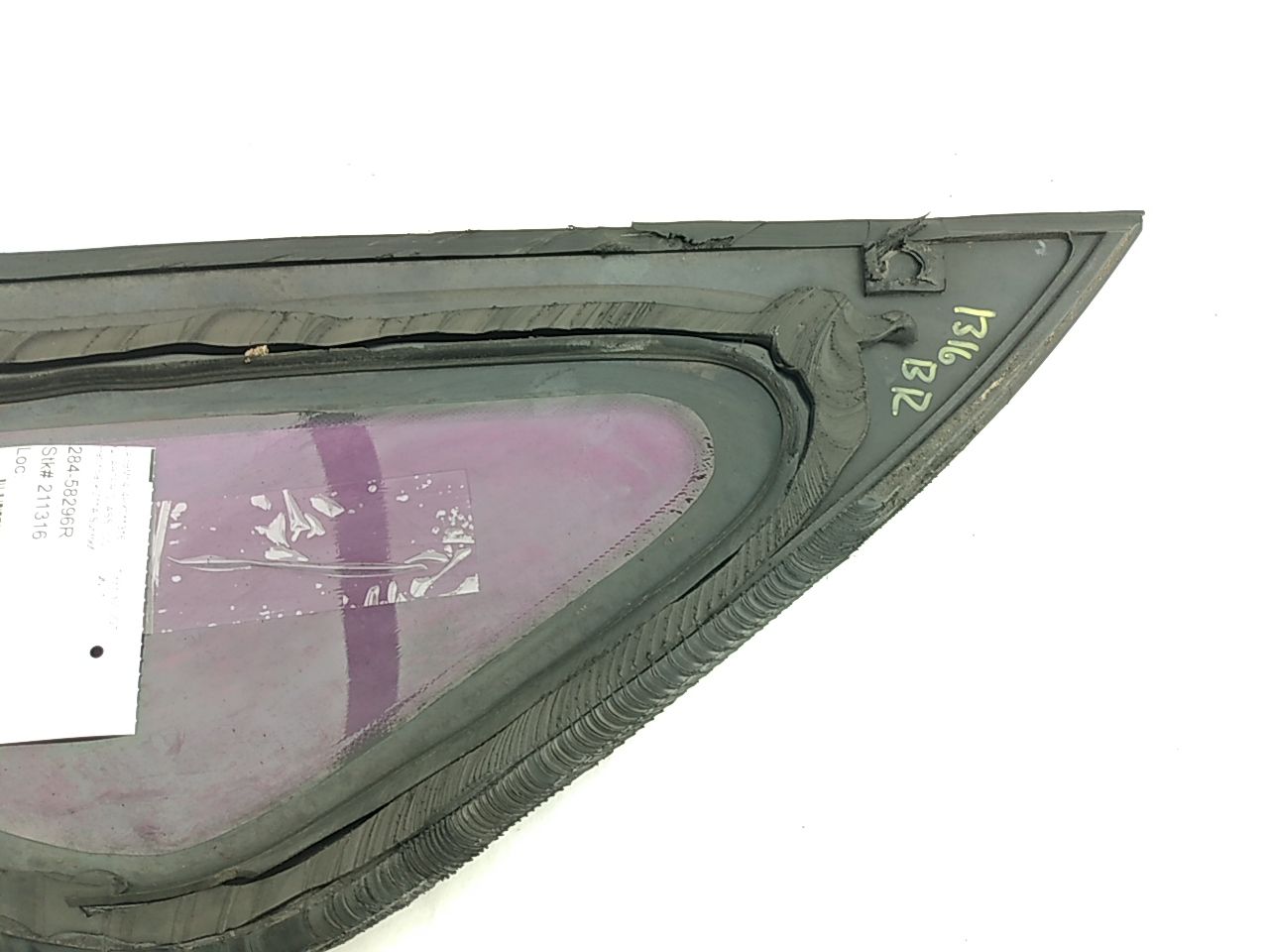 Mitsubishi 3000GT Right Rear Quarter Glass