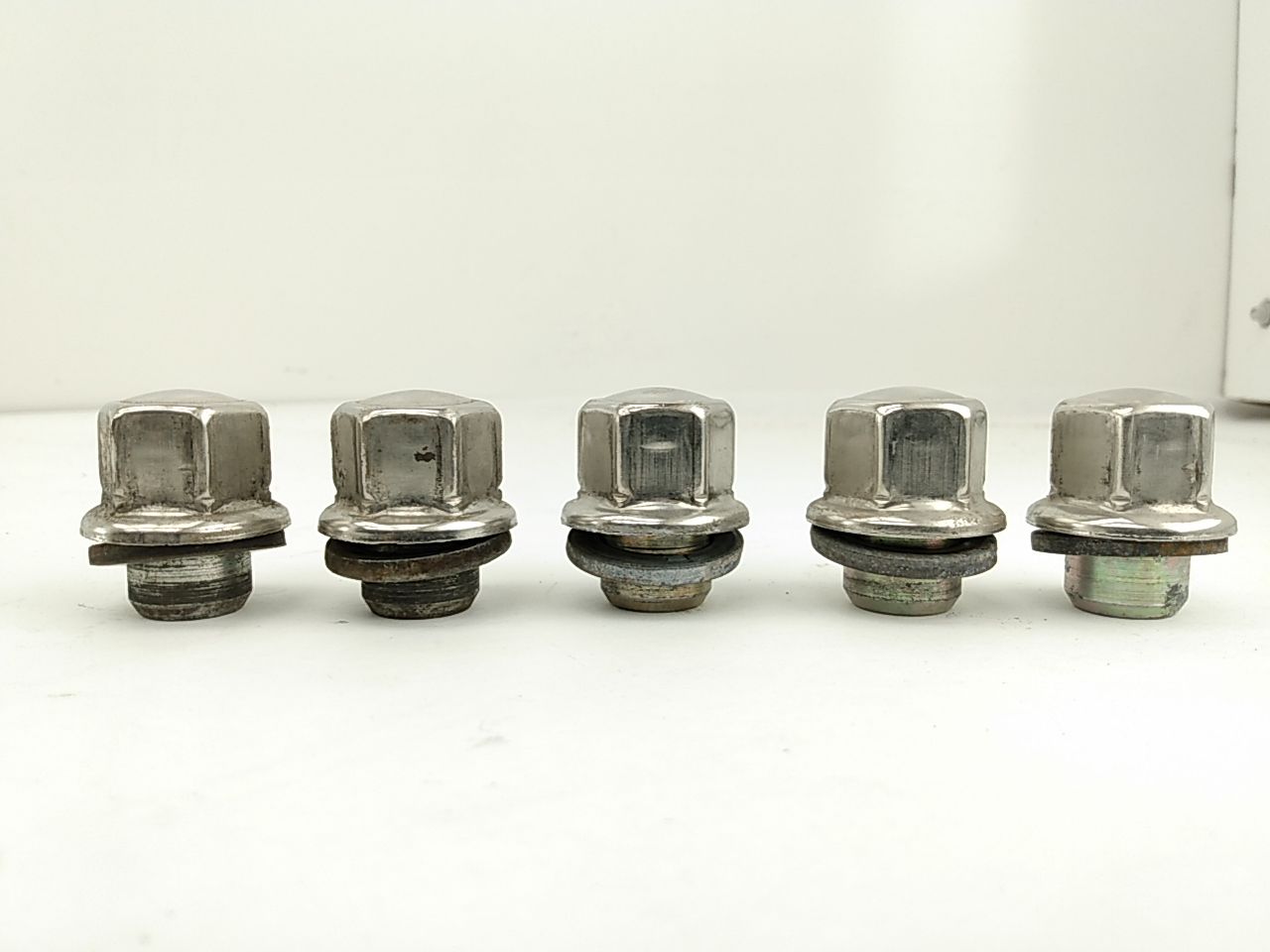 Jaguar XKR Set Of 5 Lug Nuts