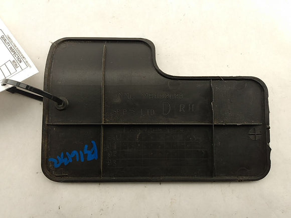 Mitsubishi 3000GT Rear Right Tail Lamp Access Cover