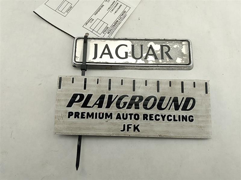 Jaguar XJ6 Trunk Jaguar Badge