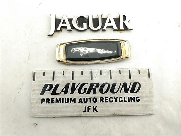 Jaguar XJ6 Front Left Fender Jaguar Badges