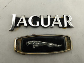 Jaguar XJ6 Front Left Fender Jaguar Badges - 0