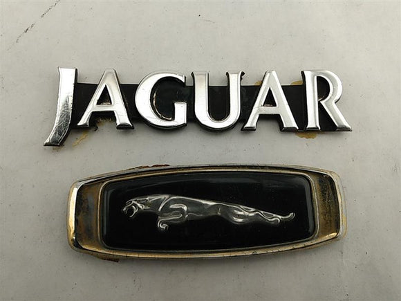 Jaguar XJ6 Front Left Fender Jaguar Badges