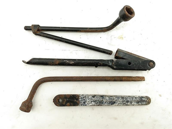 Jaguar XJ6 Vehicle Jack & Tools (Set Of 5 Pieces)