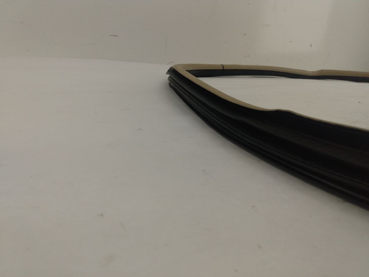 Cadillac CTS Front Right Door Seal