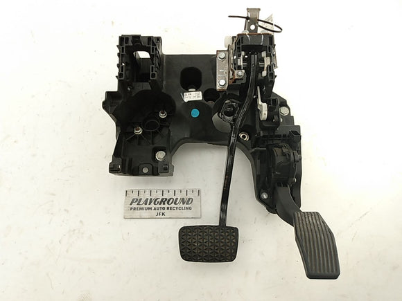 Saab 9-5 Accelerator and Brake Pedal Assembly