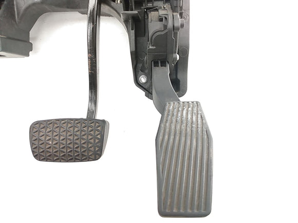 Saab 9-5 Accelerator and Brake Pedal Assembly
