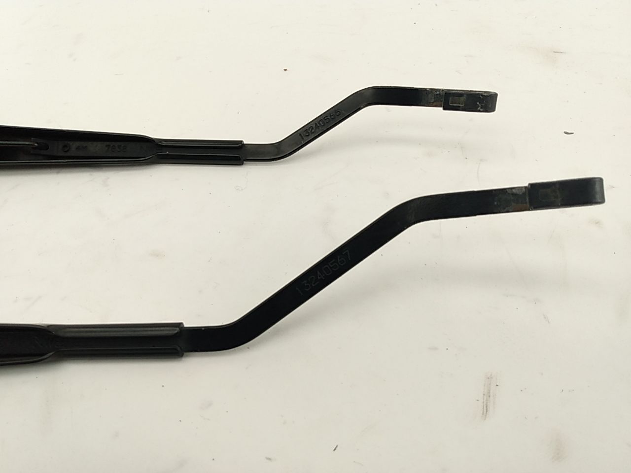 Saab 9-5 Windshield Wiper Arm Set | Playground PAR