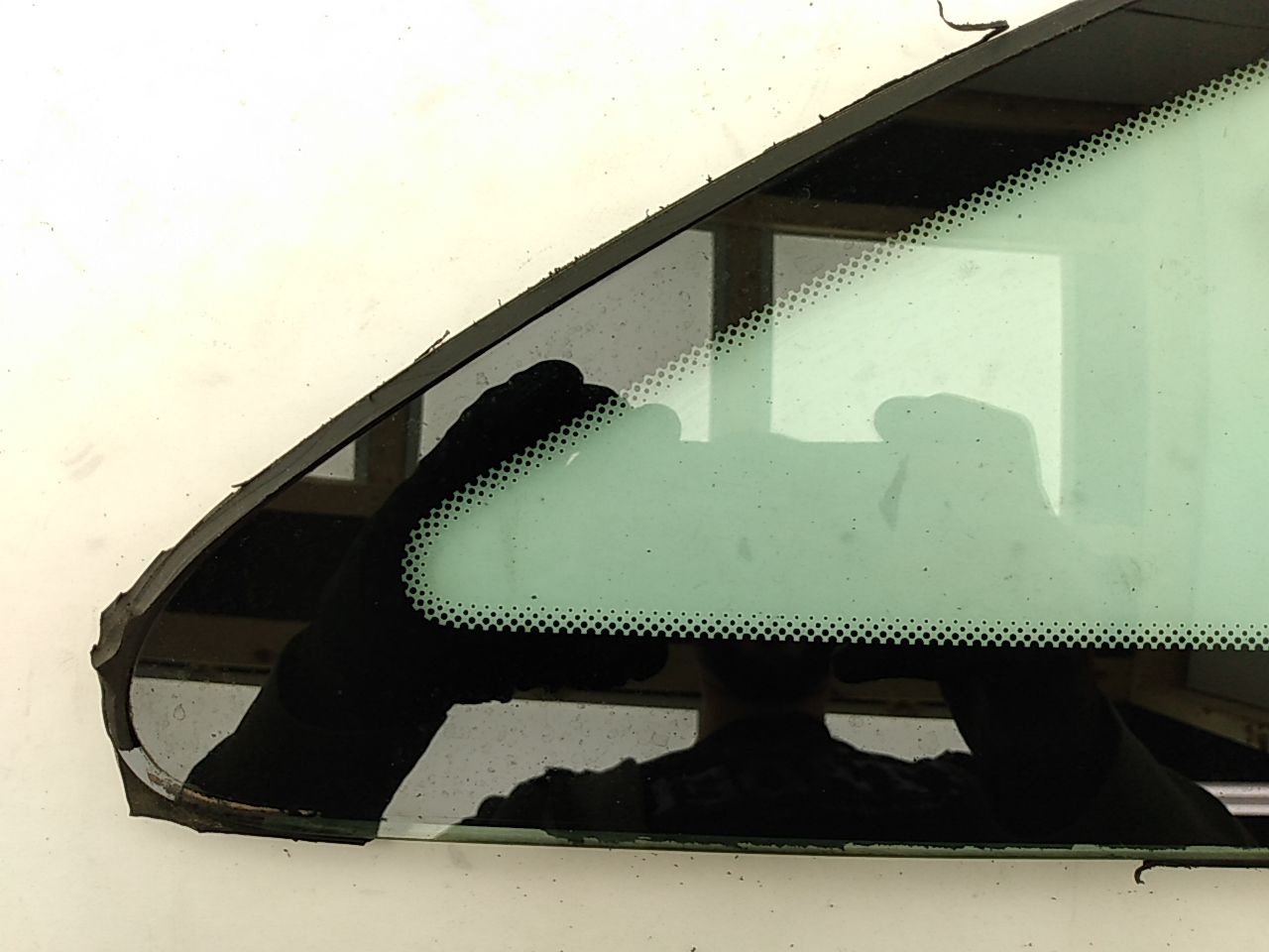 Chrysler Crossfire Rear Right Quarter Glass
