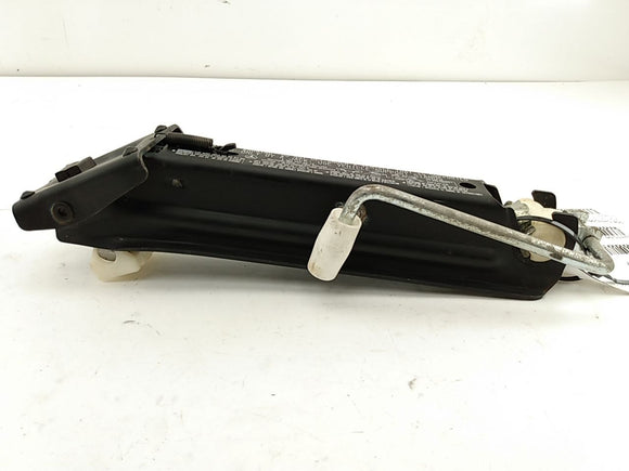Chrysler Crossfire Vehicle Jack