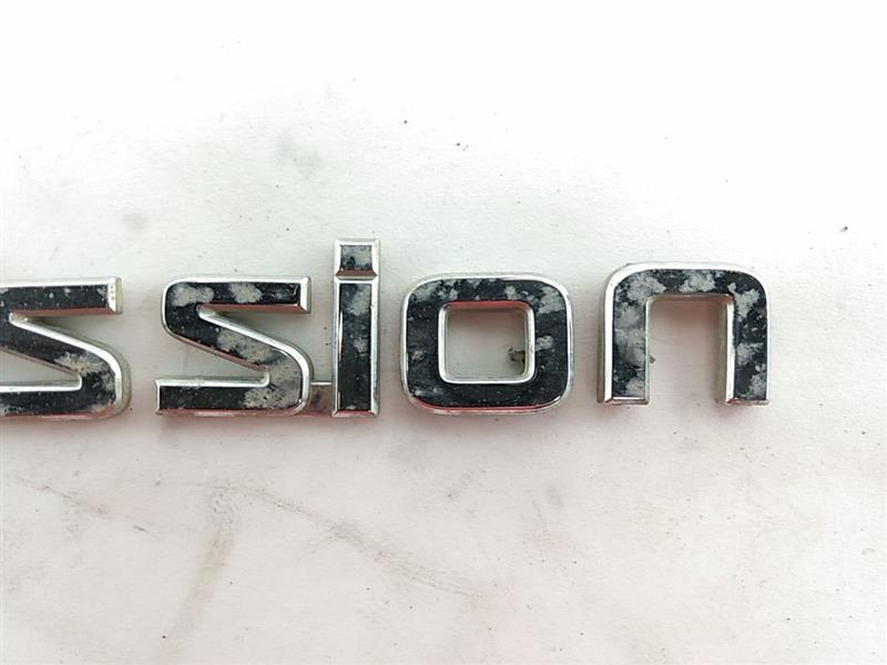 NISSAN Zero Emission リーフ Nissan Leaf Front Right ZERO EMISSION Badge | Playground PAR