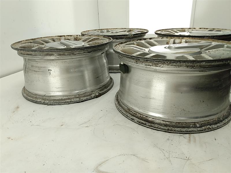 Hummer H3 Set Of 4 OEM HUMMER H3 Wheels