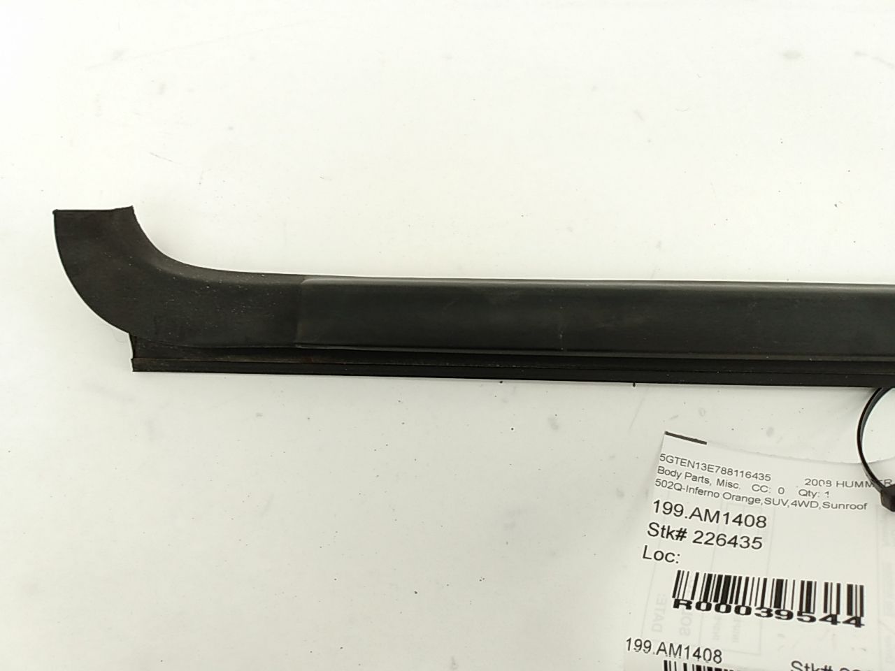 Hummer H3 Front Right Outer Window Sweep - 0