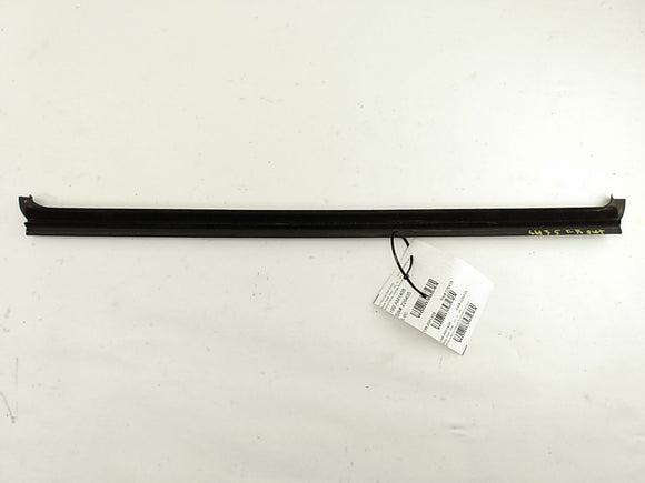 Hummer H3 Front Right Outer Window Sweep