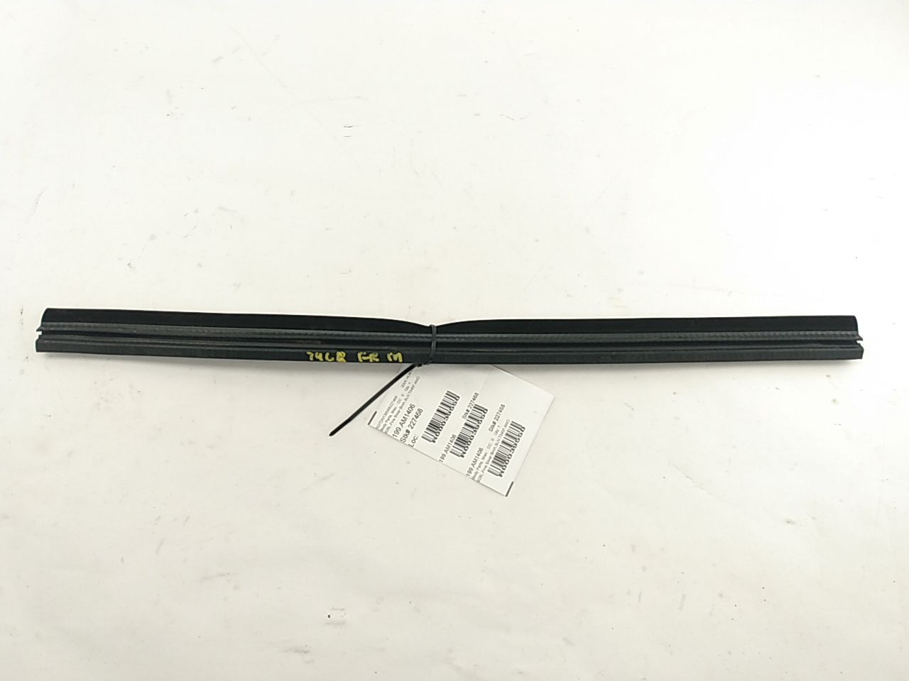 Hummer H3 Front Right Inner Window Sweep