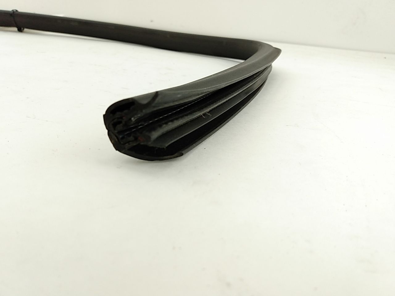 Hummer H3 Front Right Inner Upper Door Seal