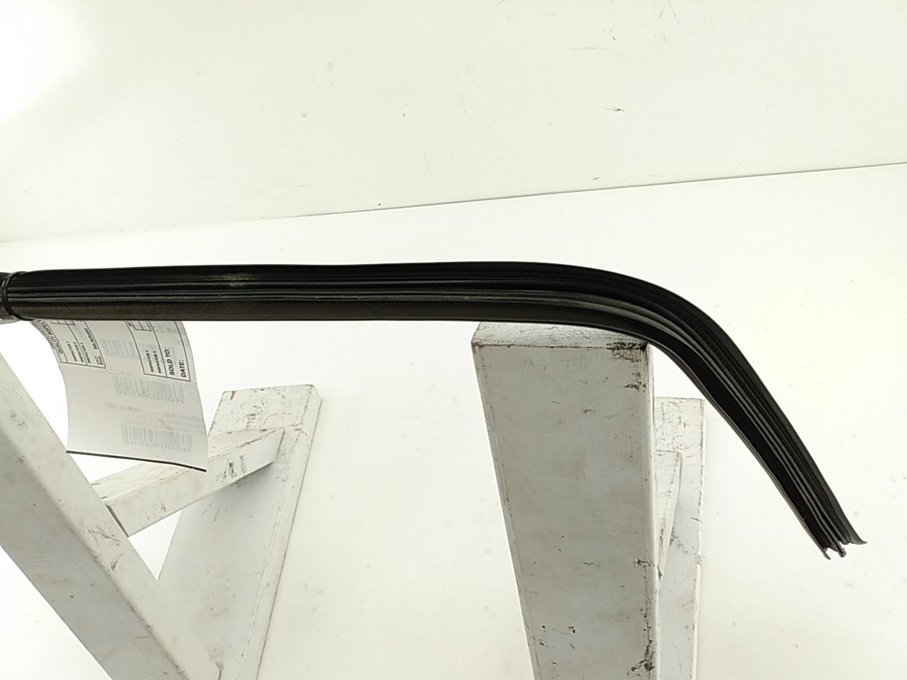 Hummer H3 Front Left Inner Upper Door Seal