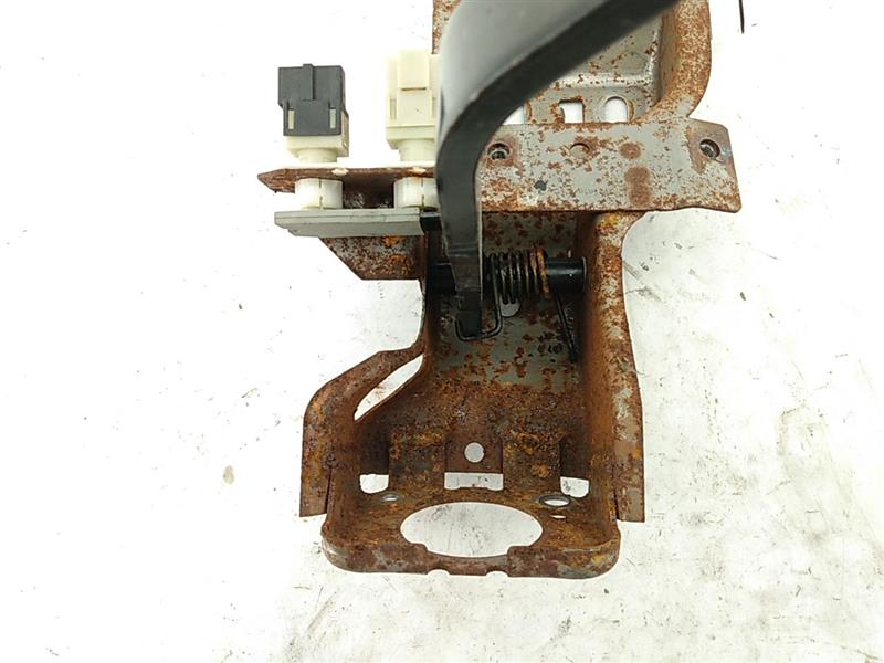 Hummer H3 Brake Pedal Assembly