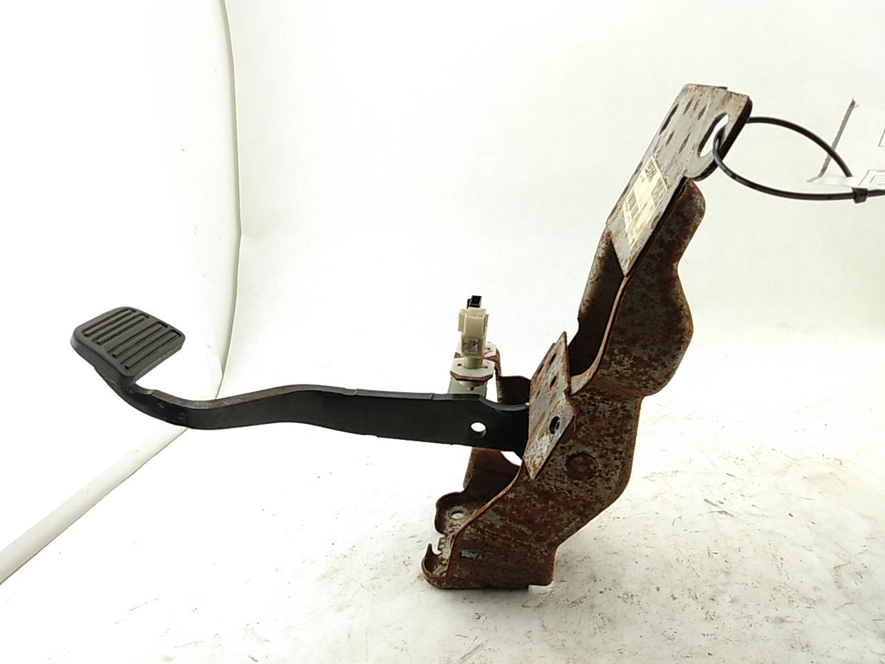 Hummer H3 Brake Pedal Assembly