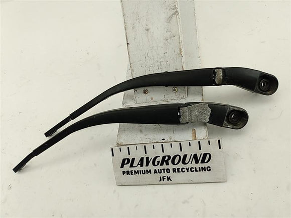 Hummer H3 Front Wiper Arm Set