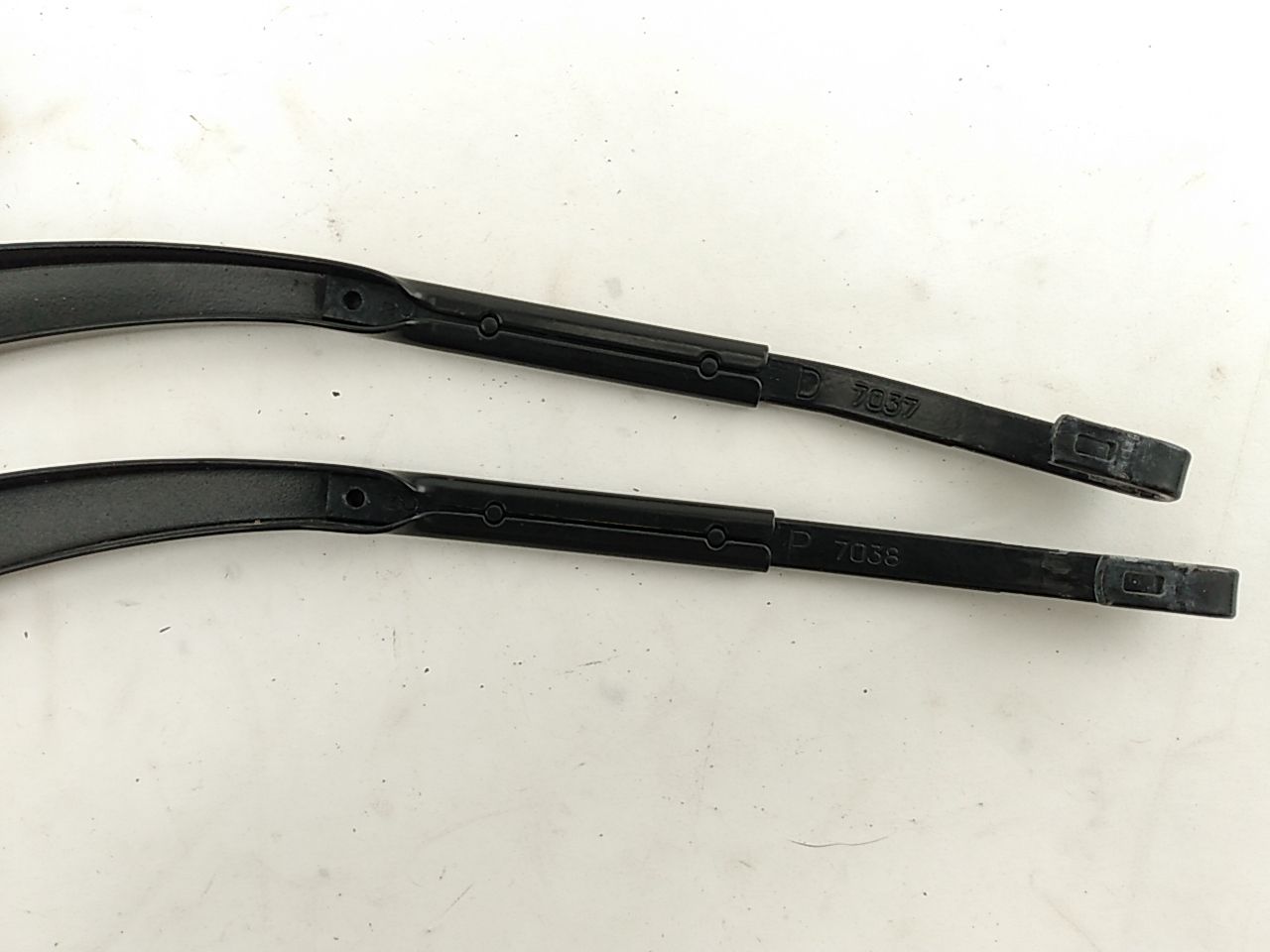 Hummer H3 Front Wiper Arm Set