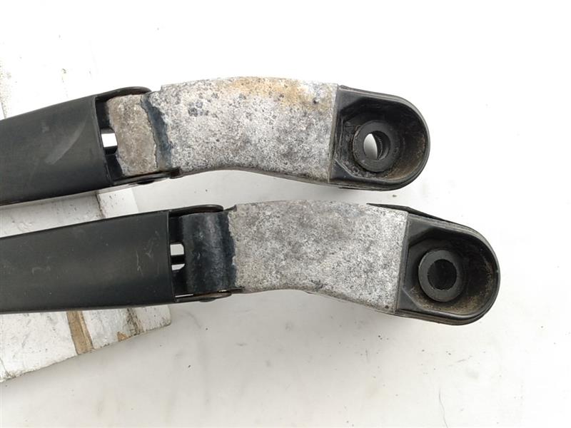 Hummer H3 Front Wiper Arm Set