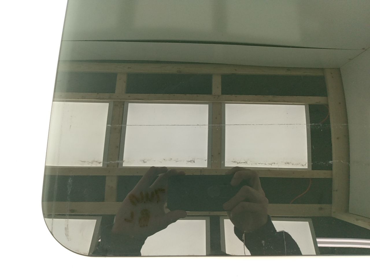 Hummer H3 Left Rear Door Glass With Privacy Glass