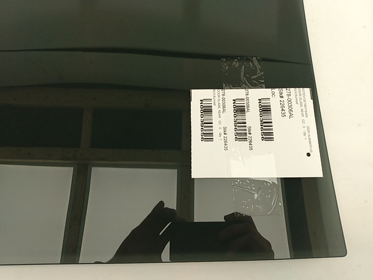 Hummer H3 Left Rear Door Glass With Privacy Glass