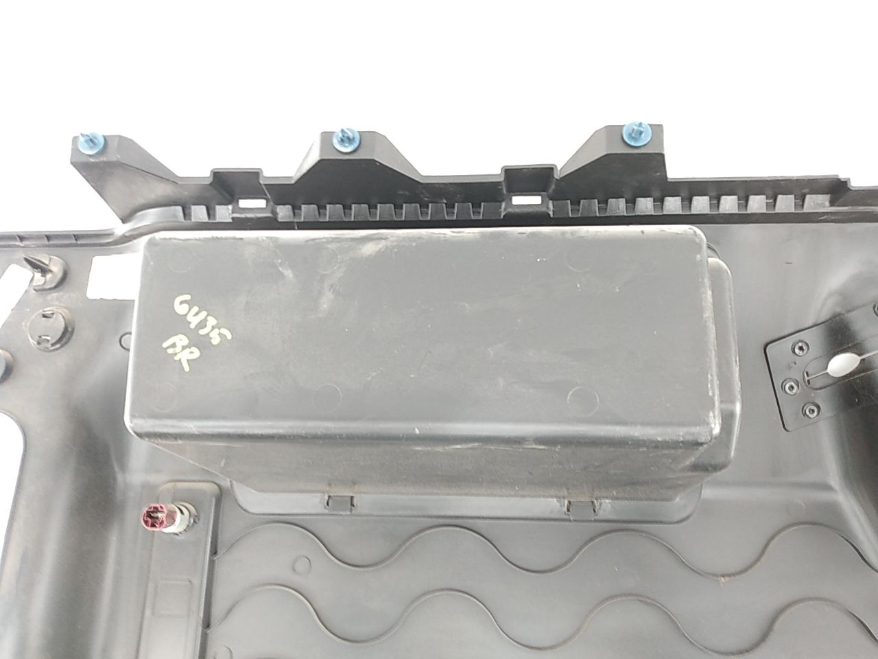 Hummer H3 Rear Right Quarter Trim Panel