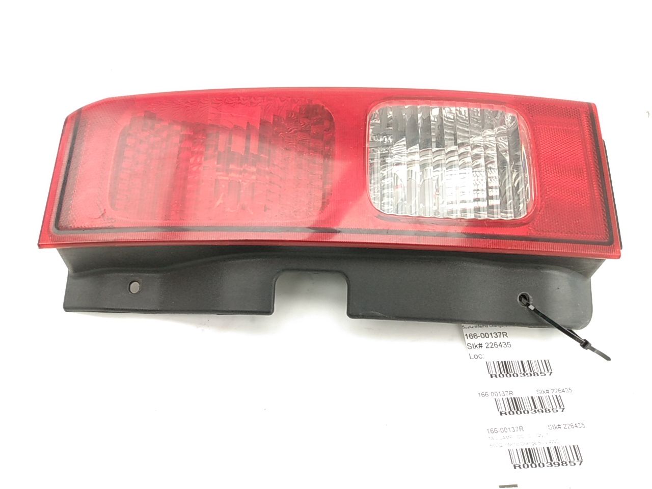 Hummer H3 Rear Right Tail Lamp