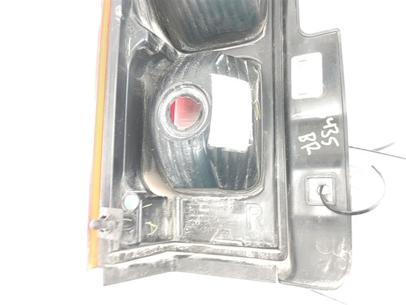 Hummer H3 Rear Right Tail Lamp