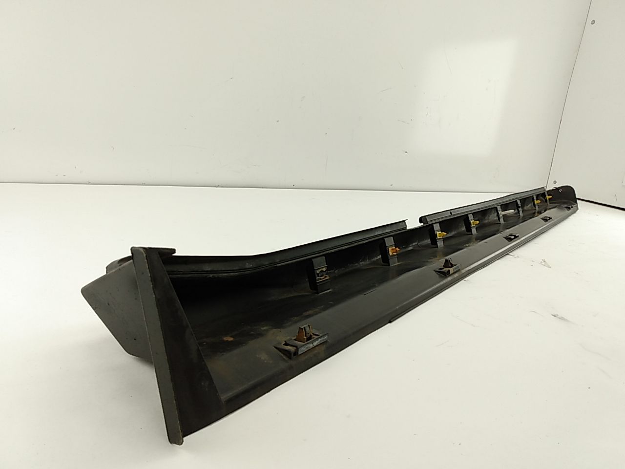 Hummer H3 Left Side Rocker Panel Moulding