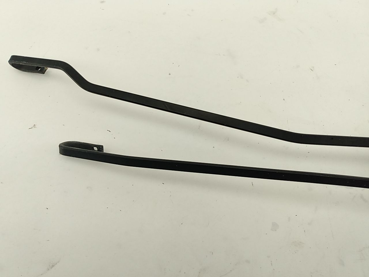 Jaguar X Type Front Wiper Arm Set