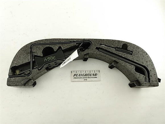 Saab 9-3 Vehicle Jack & Tools