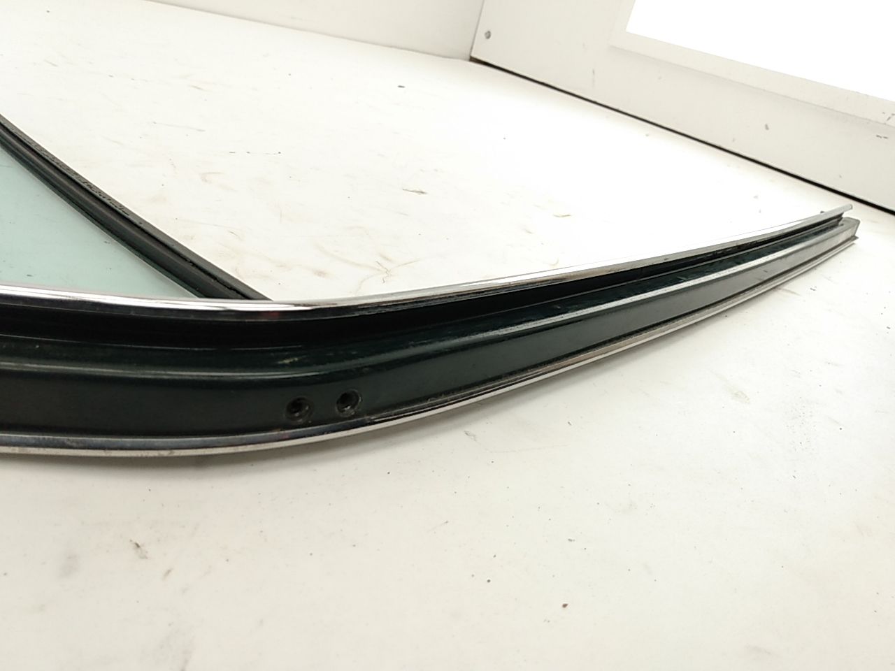 Jaguar XJ6 Rear Right Door Vent Glass